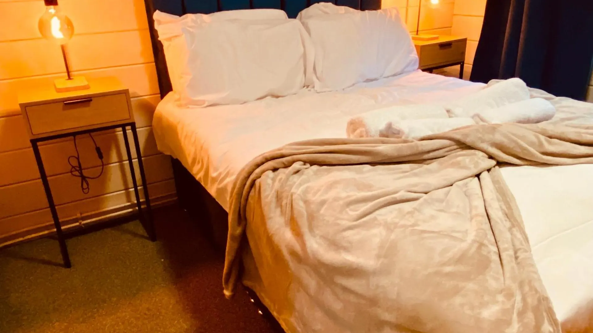 Campsite Sherwood Castle By Liv Retreats Nottingham United Kingdom